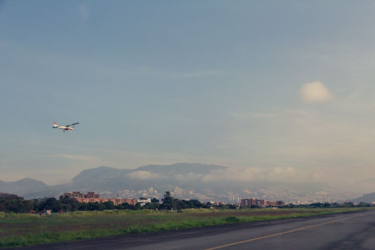 El gobernador de Antioquia afirmó que el traslado del aeropuerto favorecería económicamente a Medellín y a todo el Valle de Aburrá.