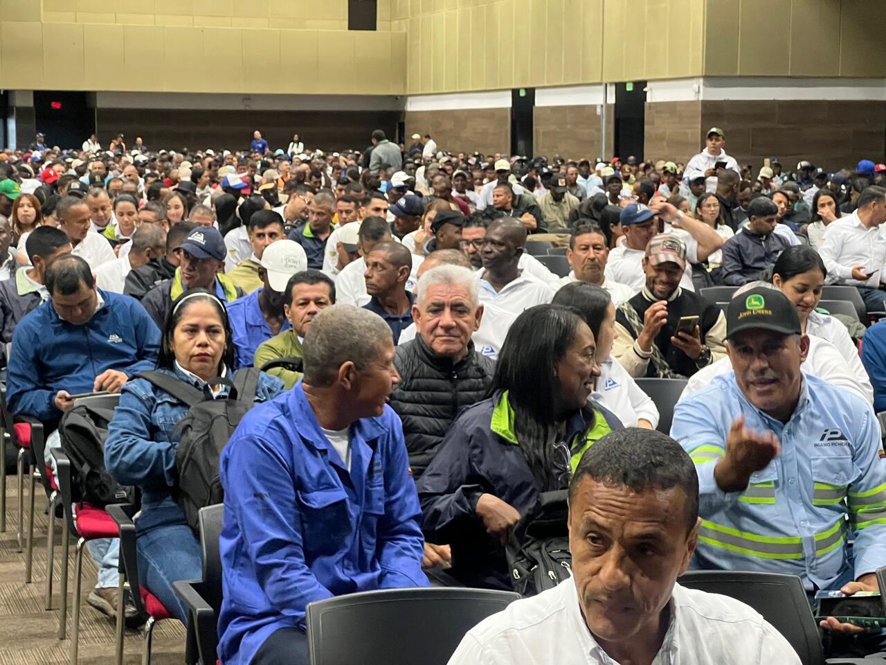 Los trabajadores del sector de la caña de azúcar temen a perder sus empleos con el proyecto del Gobierno.