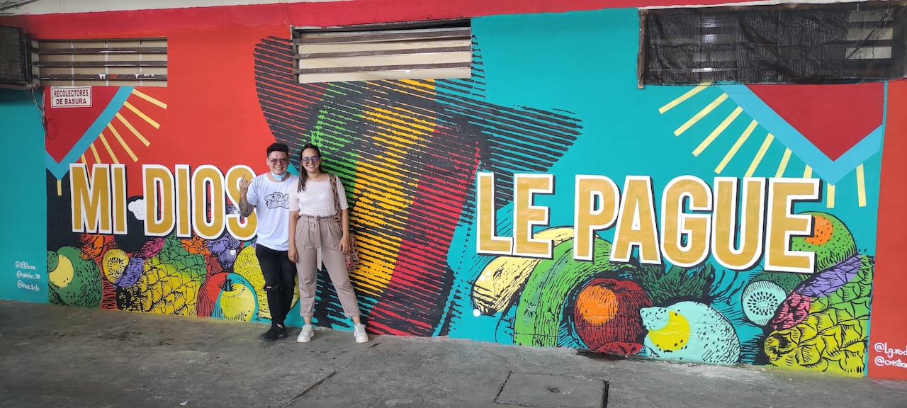 Las letras y frases pintadas en gran formato se volvieron símbolos que hoy identifican a cada territorio.