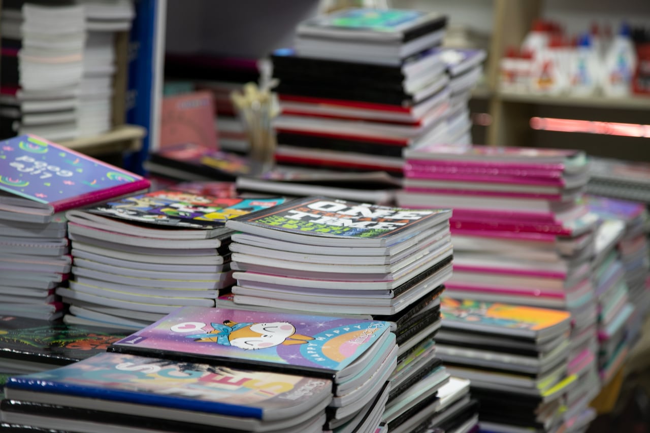 En Colombia se producen 120 millones de cuadernos, de los cuales 90 millones pertenece a la categoría de cuaderno económico (cosido de 100 hojas)