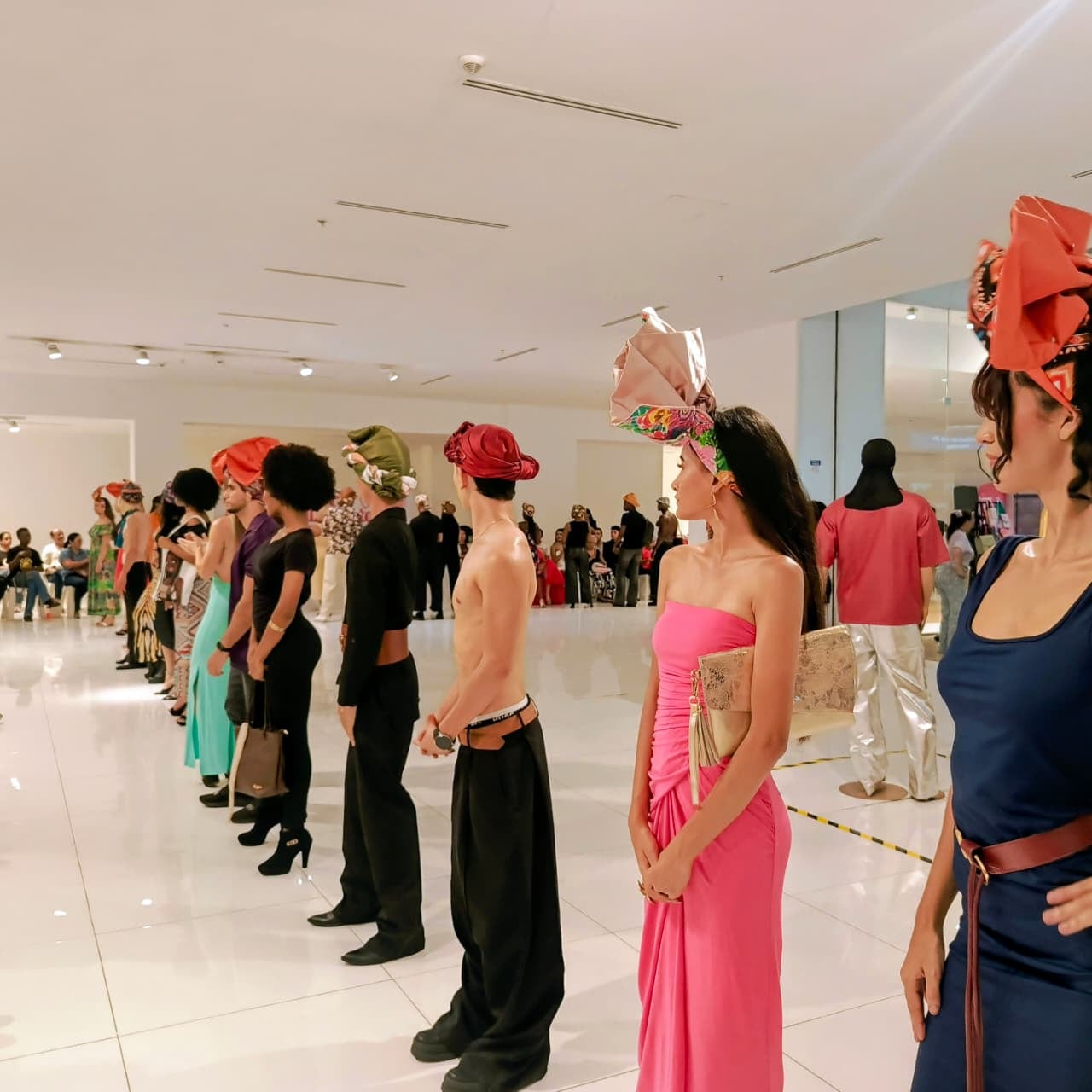 Para apoyar a las empresas del calzado y la marroquinería nació Calzagosto, que en esta oportunidad también presenta prendas masculinas y femeninas.