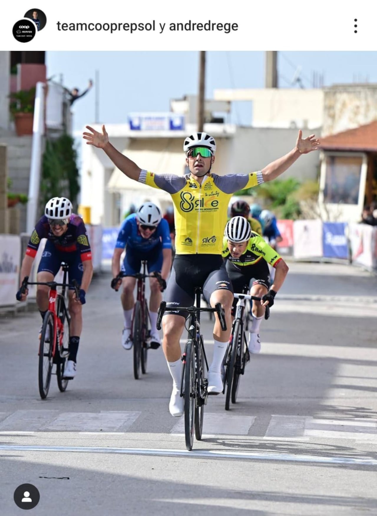 El hombre murió en un aparatoso accidente durante el Tour de Austria.