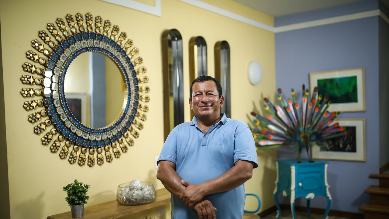 Luis Pérez, esposo de Piedad Córdoba. Finca Ari Ari