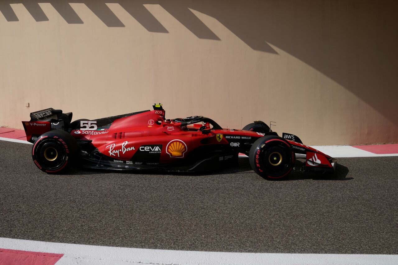 Carlos Sainz tuvo un accidente en el GP de Abu Dabi