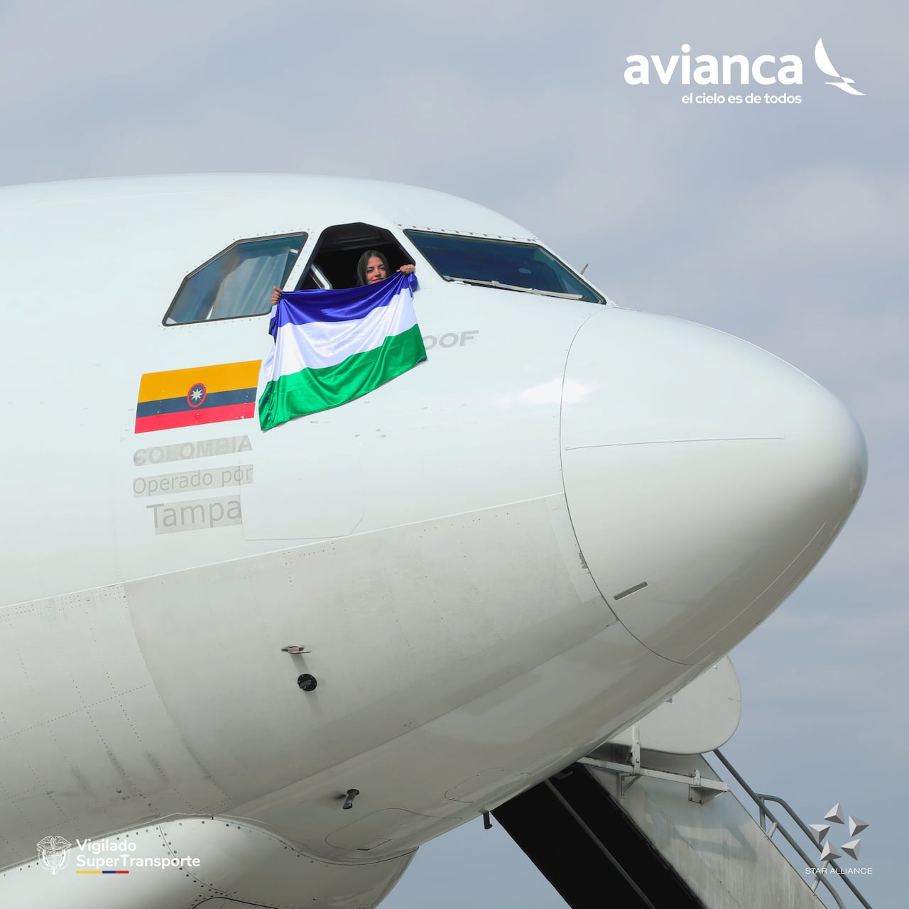 Avión carguero A330F de Avianca aterriza con más de 20 toneladas de ayuda humanitaria para familias afectadas por las inundaciones.