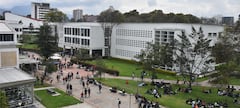 La Universidad Nacional ofrece cursos de idiomas que no son necesariamente para los estudiantes de la institución.