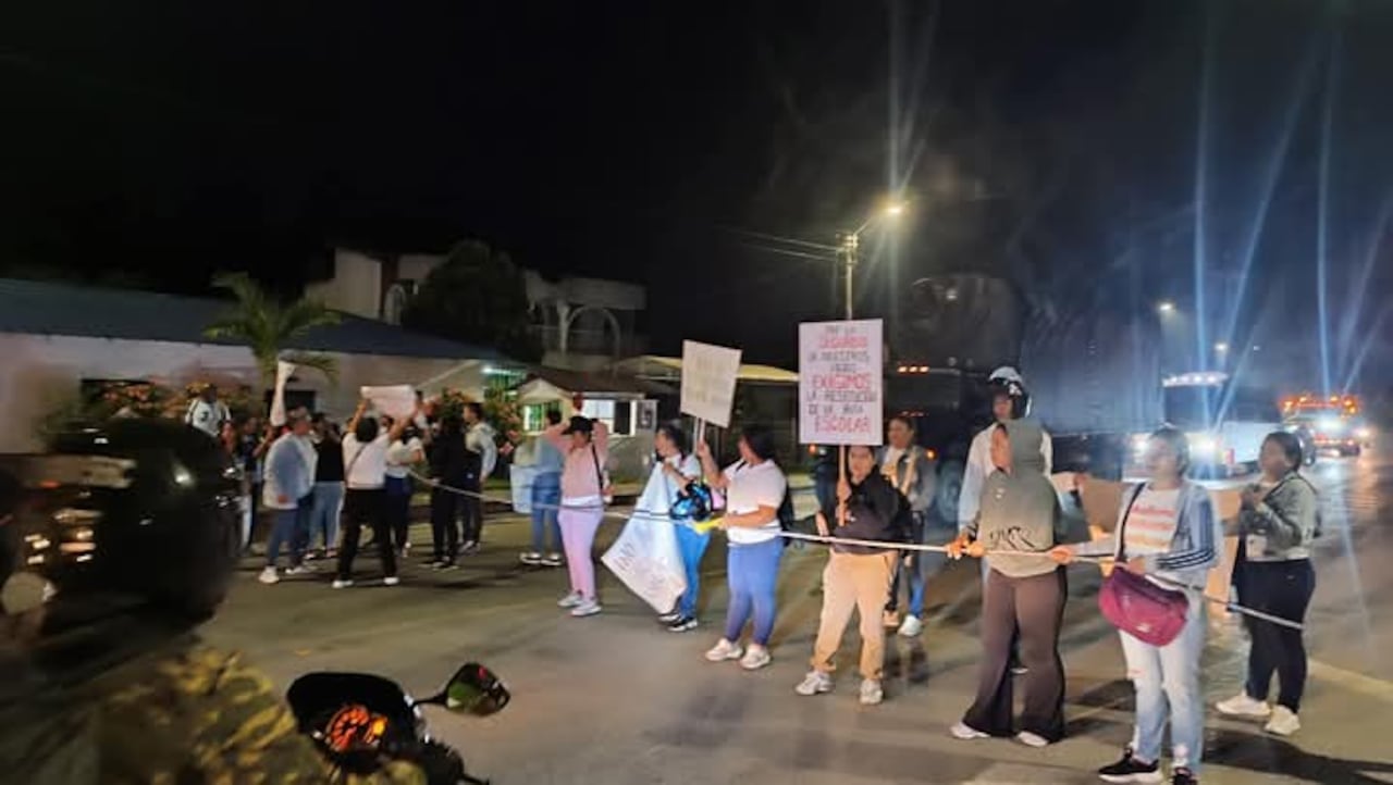 El cierre de la vía Candelaria-Palmira se produce desde el amanecer de este martes 4 de febrero de 2025.