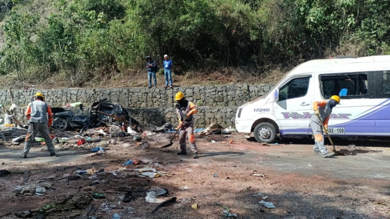 El Consorcio Nuevo Cauca puso en marcha este domingo 26 de abril las labores de recuperación de la capa asfáltica en el sector del Túnel, en el municipio de Cajibío, luego del cierre que afecta ese tramo de la vía Panamericana.