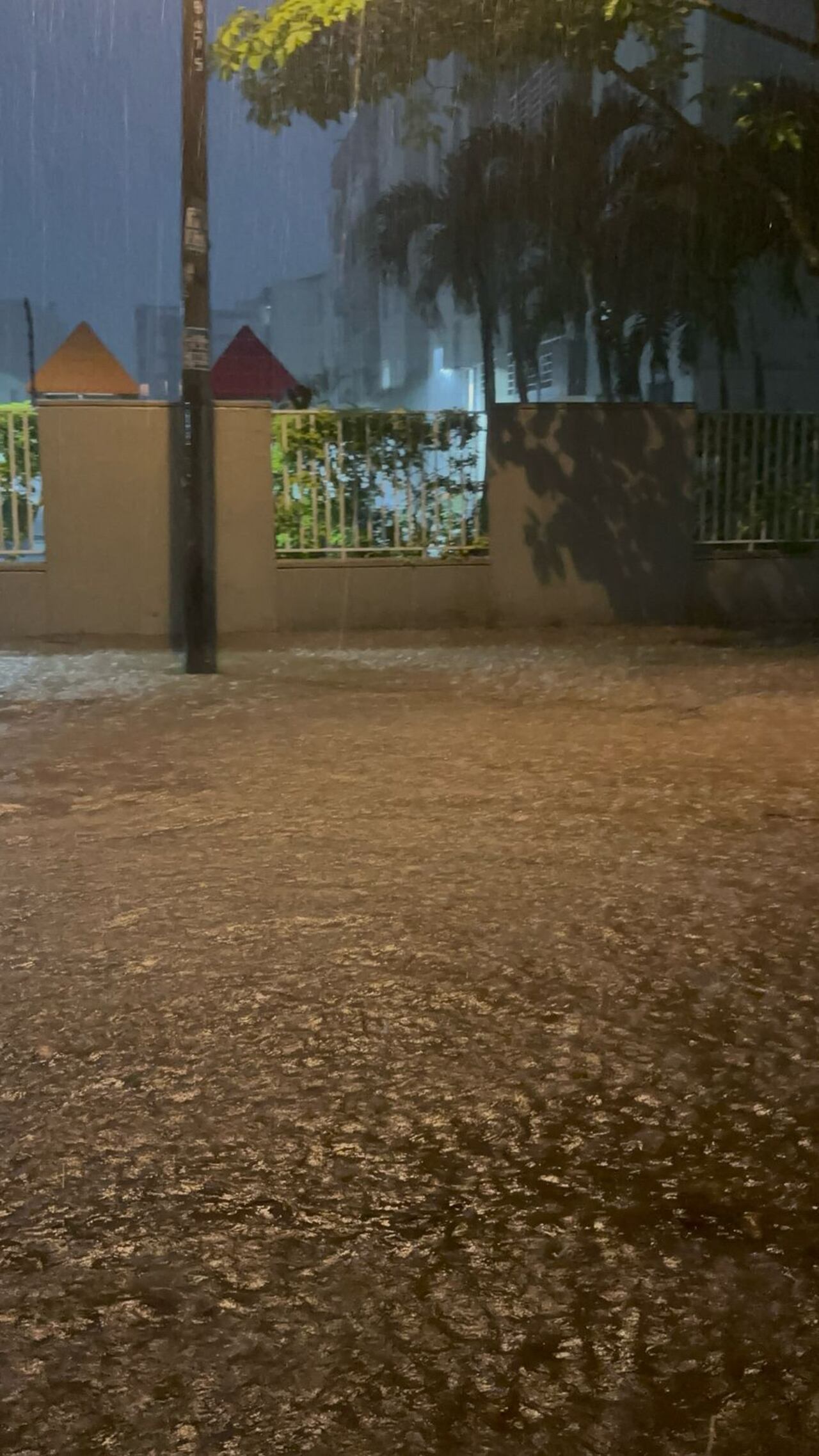 Valle del Lili, en el sur de Cali, experimentó precipitaciones.