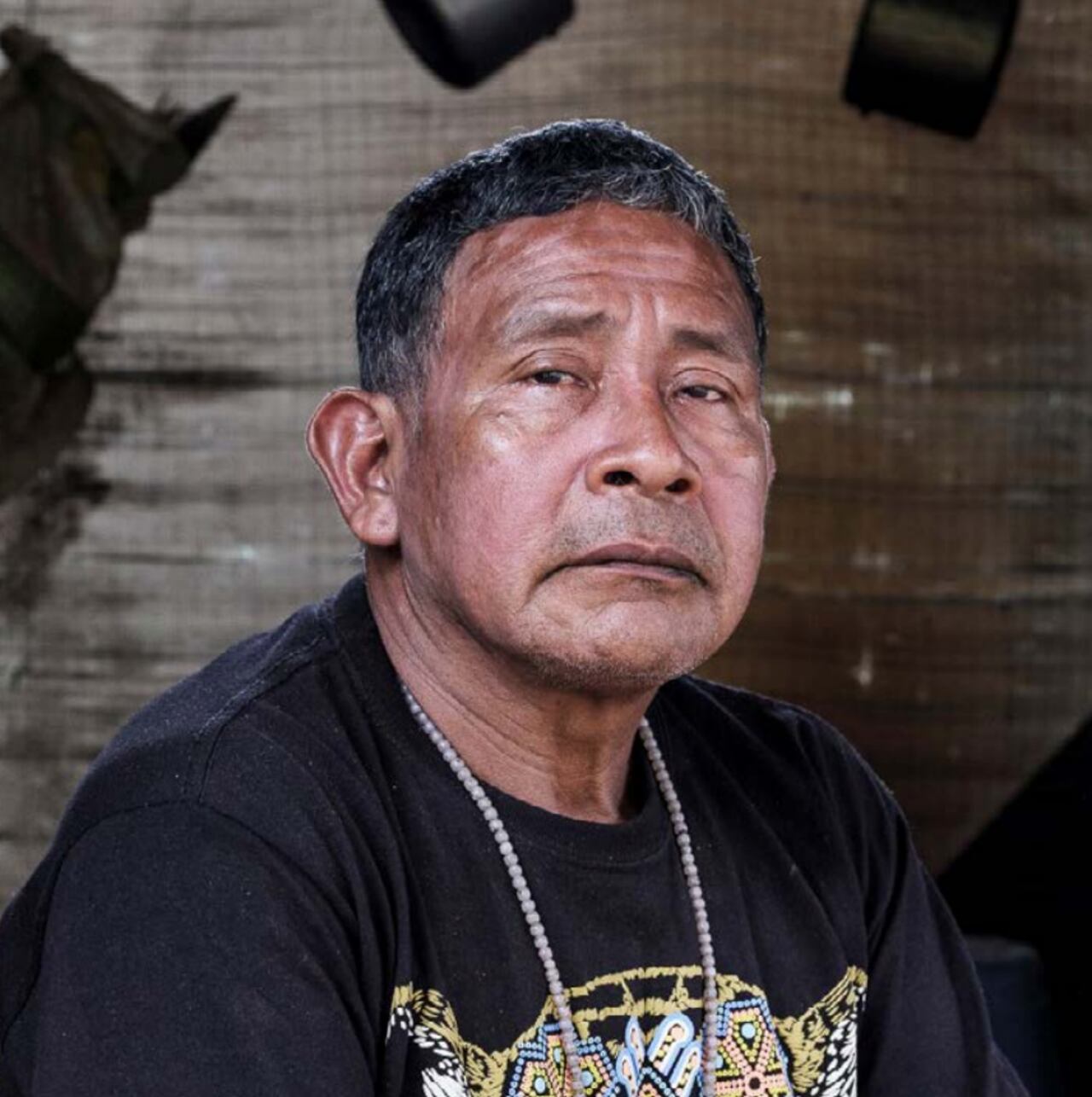 Reynel Ortega (Colombia). Sabedor tradicional del territorio del río Pirá Paraná, donde apoya procesos culturales propios sobre gobernanza, salud, educación, arte y medioambiente. Hace parte de la Célula Vaupés del Grupo de Infraestructura Cultural del Minculturas.