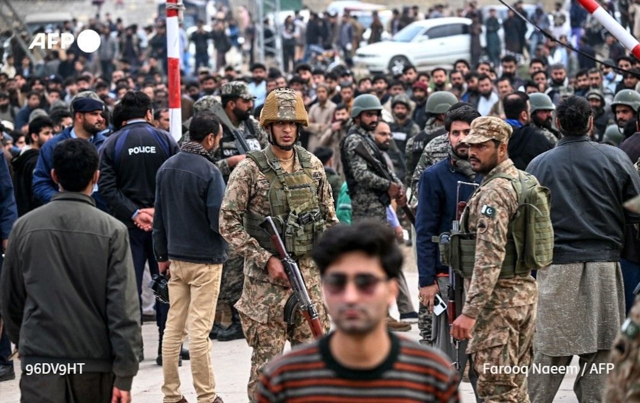 La zona del ataque quedó completamente acordonada por las fuerzas de seguridad.