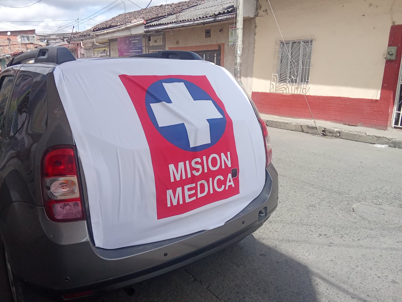 La misión médica es el conjunto de personas, instituciones, vehículos, bienes y actividades relacionadas con la prestación de servicios de salud, especialmente en contextos de emergencias, conflictos armados, desastres o situaciones humanitarias.