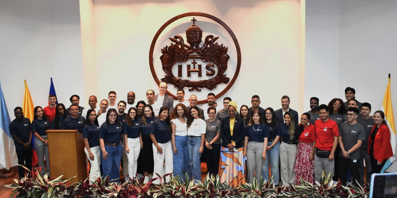 Estos son todos los becarios que recibirán el 100% de la matrícula durante el periodo de estudios ordinario del doctorado, un poyo de sostenimiento por $ 4.500.000 mensuales durante cuatro años y $ 45.000.000 para el desarrollo de la tesis doctoral o para realizar una movilidad internacional.