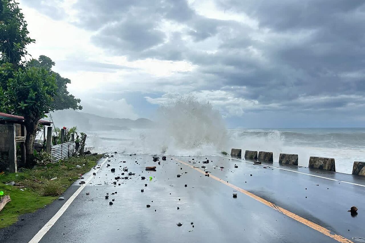 Filipinas evacúa a un millón de personas antes de la llegada del supertifón Fung-wong