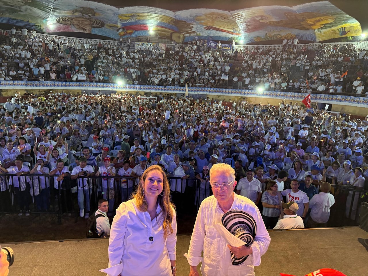 Álvaro Uribe está de gira en la campaña presidencial de Paloma Valencia.