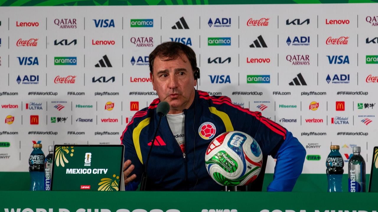 Con la mente puesta en Uzbekistán, el técnico Néstor Lorenzo atendió a los medios en el Estadio Azteca y confirmó a El País que Jhon Córdoba está recuperado