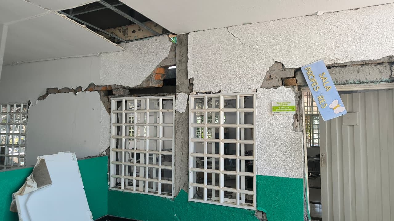 La sala de profesores hoy inhabilitada por el sismo.