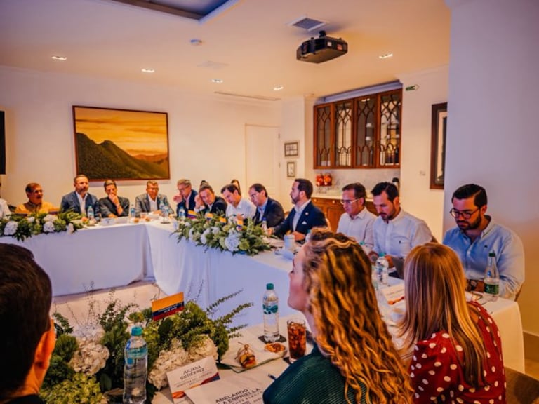 Primer consejo de ministros designados del Gobierno de Abelardo De La Espriella.