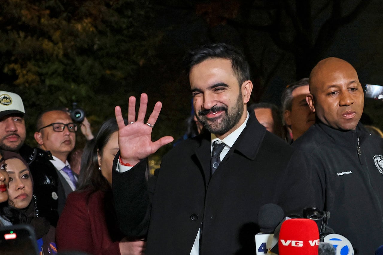 Las urnas abrieron en Nueva York con el socialista Zohran Mamdani como el gran favorito a convertirse en el próximo alcalde.