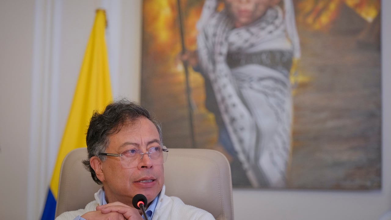 El presidente, Gustavo Petro, en la noche del 15 de julio de 2025 en la Casa de Nariño, en Bogotá