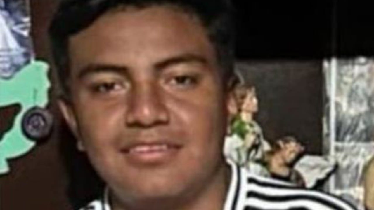 Compañeros y profesores de la Gabriela Mistral adelantan cadenas de oración y jornadas de reflexión para pedir por la vida y el pronto regreso del estudiante, presunta víctima de reclutamiento forzado cuando estaba a pocos metros del colegio.