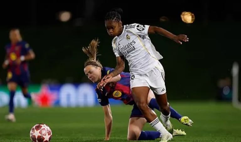 Linda Caicedo fue la figura del Real Madrid en la derrota ante el FC Barcelona.