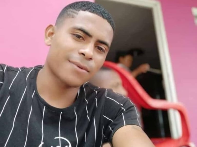Derian Alejandro Dorado González residía en la ciudad de Cali, y aprovechando el pasado fin de semana, viajó a Padilla para visitar a unos familiares, al parecer cruzó una línea invisible. de la zona rural de este municipio nortecaucano.