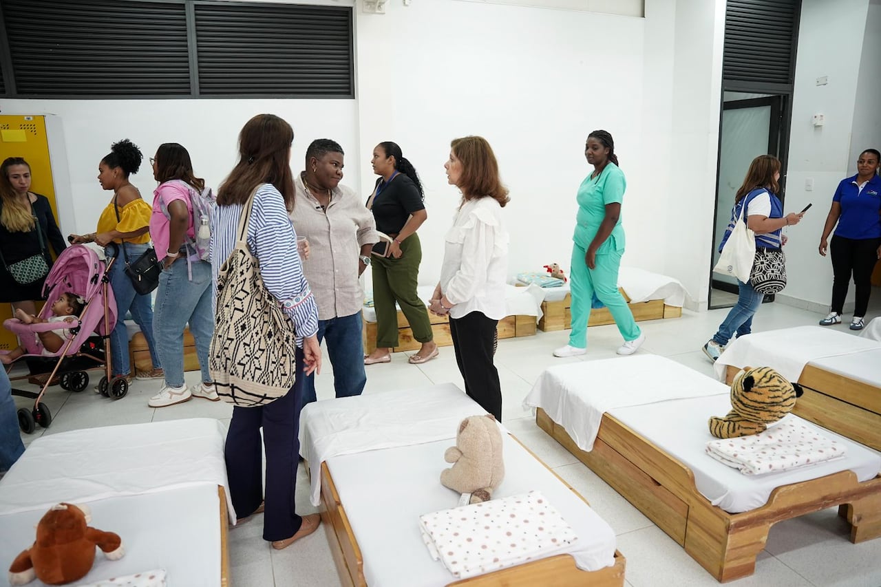 La Alcaldía de Cali puso en marcha Cariño Nocturno, un servicio gratuito de atención integral para la primera infancia en horario nocturno, dirigido a niñas y niños entre los 6 meses y los 4 años de edad.