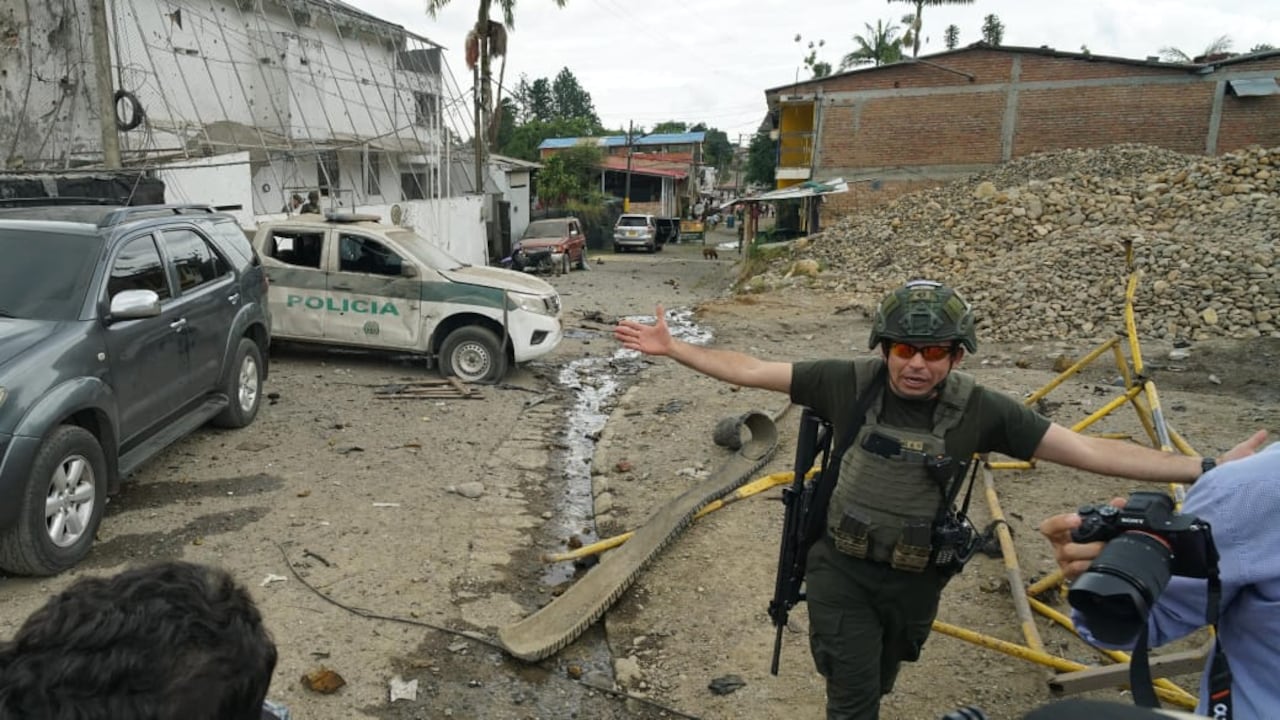 Ataque a estación de policía de Morales cauca por parte de disidencias de las FARC