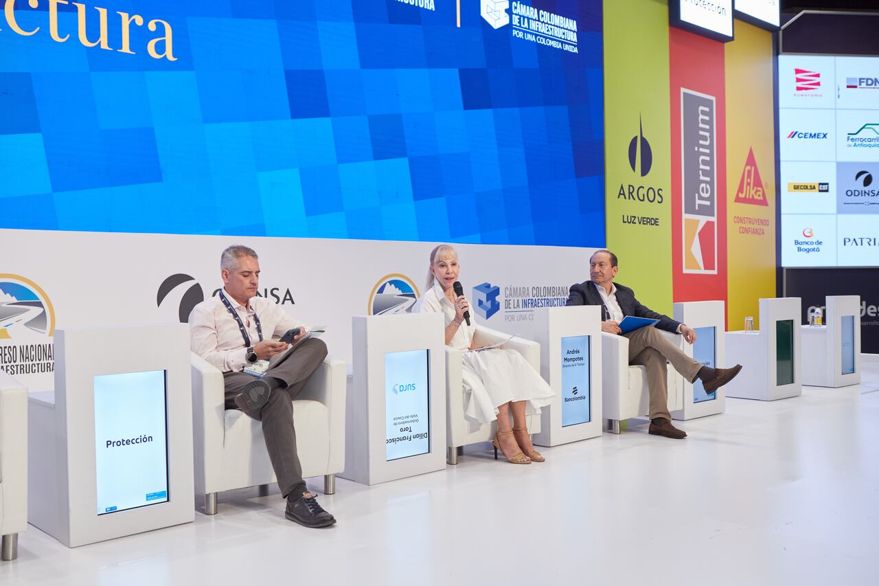 La Gobernadora del Valle, Dilian Francisca Toro, participó del congreso Nacional de Infraestructura. Foto: prensa CCI