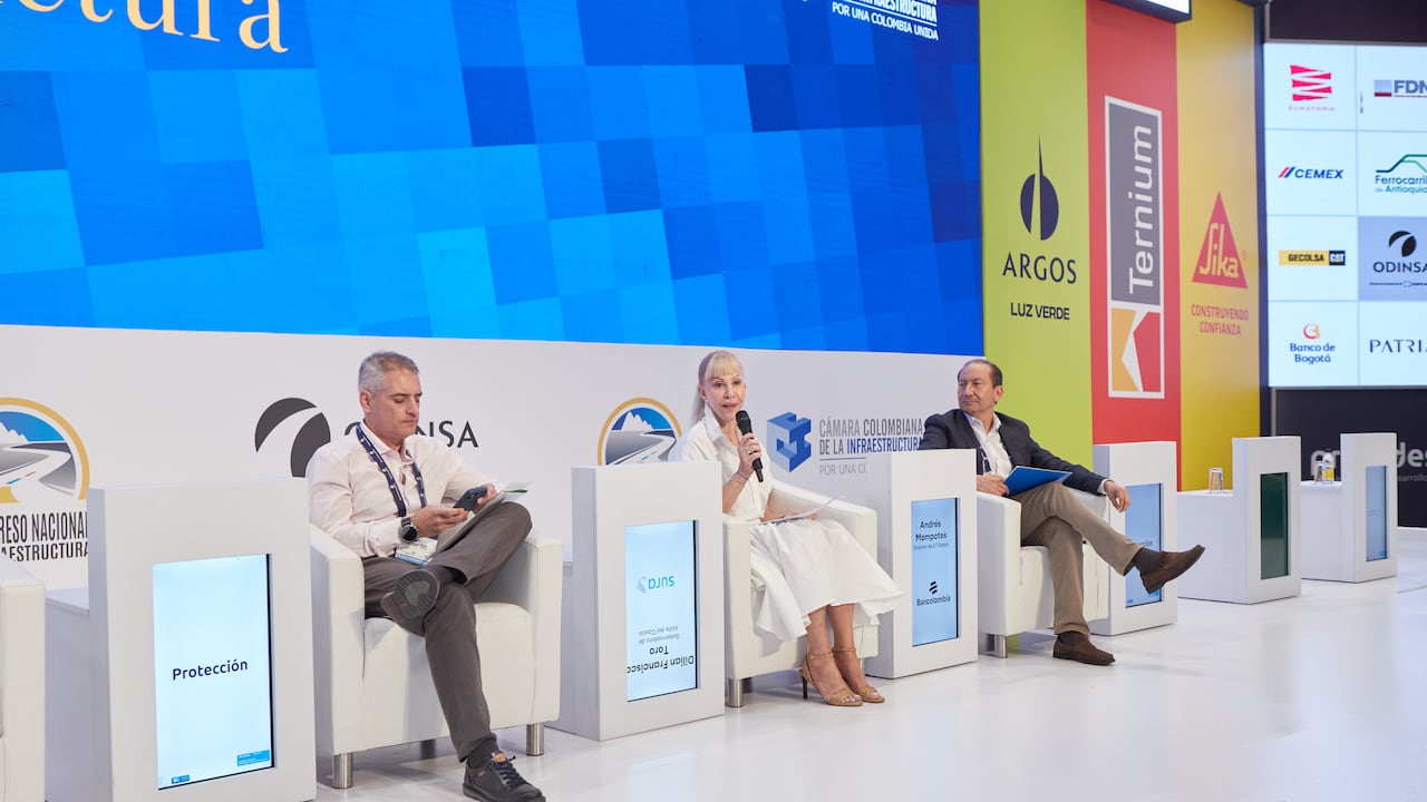 La Gobernadora del Valle, Dilian Francisca Toro, participó del congreso Nacional de Infraestructura. Foto: prensa CCI