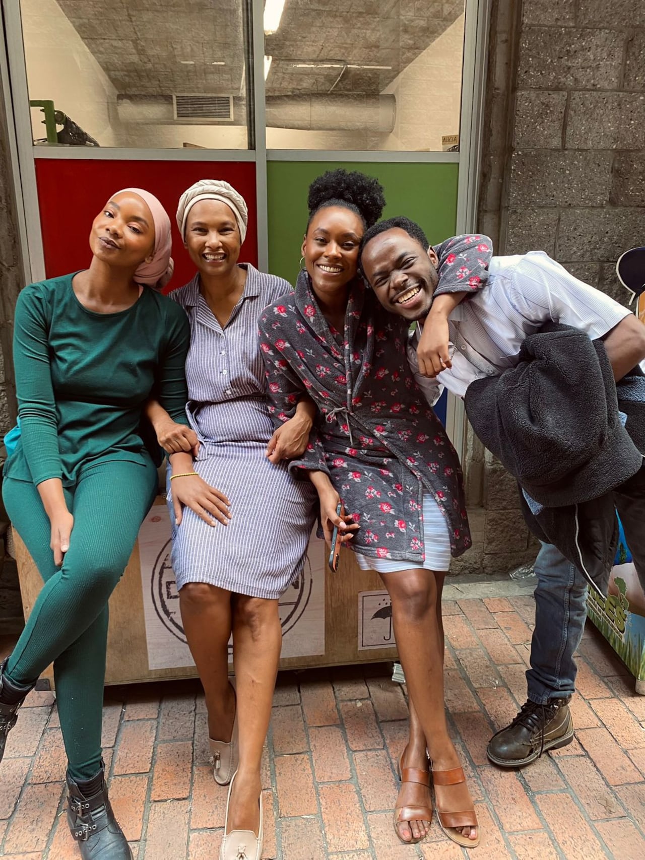 Aquí, Bryan Mina con parte del elenco de María la Caprichosa.