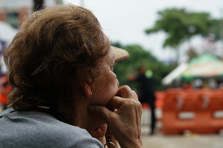 Las personas que permanecen en los albergues esperan que sus condiciones mejoren con el pasar de los días y puedan ser enviadas a hoteles.