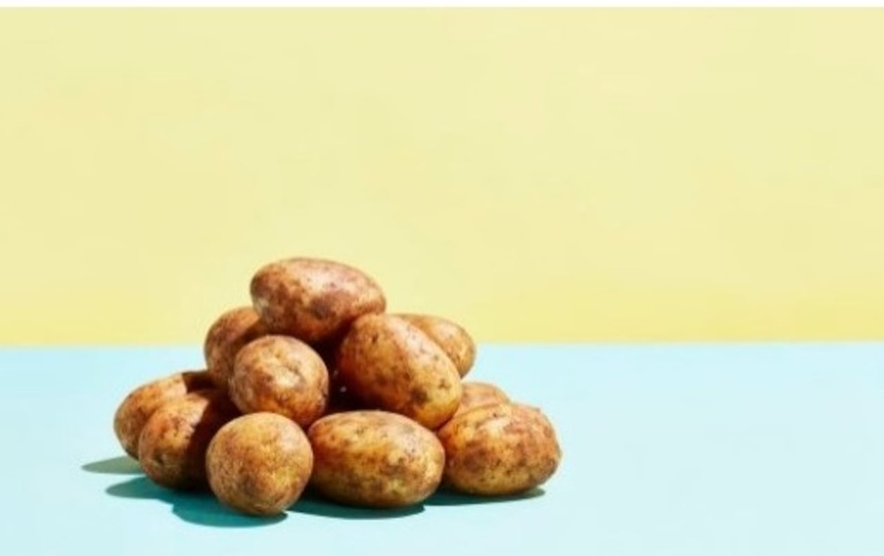 El jugo de papa se ha utilizado para aliviar problemas digestivos como la acidez estomacal, la gastritis y las úlceras.