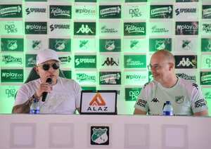 Presidente del Deportivo Cali, Humberto Arias Jr. habla durante la presentación de Alfredo Arias como técnico del conjunto verdiblanco.