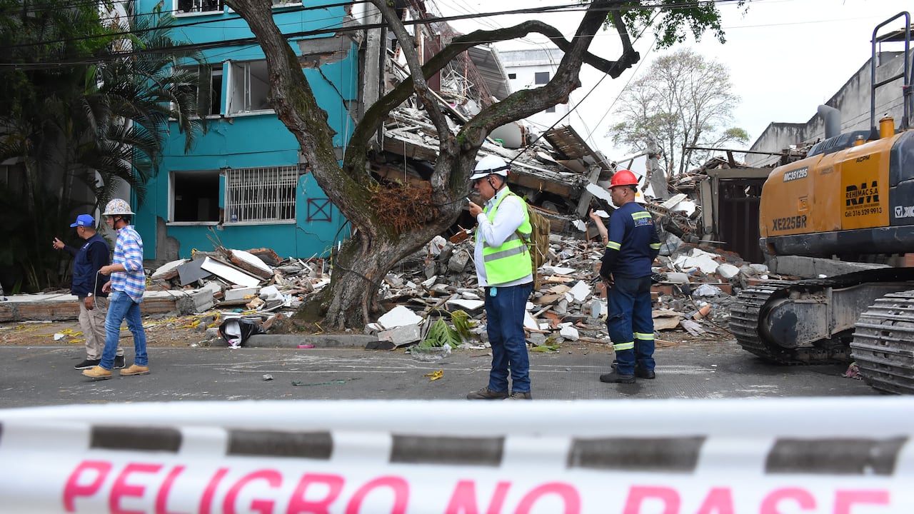 Demolición del Edificio María Mercedes en el barrio Cuarto de Legua.