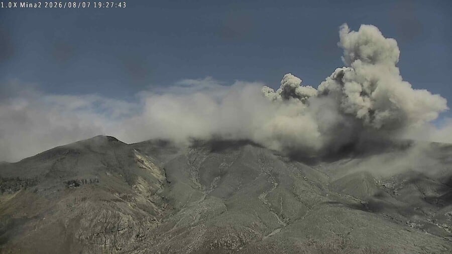 Six Volcano Eruptions Today in Indonesia Occur With Independent Dynamics
