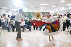 Realizó también el anuncio de algunas novedades en estas fiestas, como la adición de un día en la Calle del Festival, con el fin de llevar a cabo el encuentro de orquestas, de manera que se impulse el talento local, al tiempo que se brinda alegría y entretenimiento a todos los asistentes.