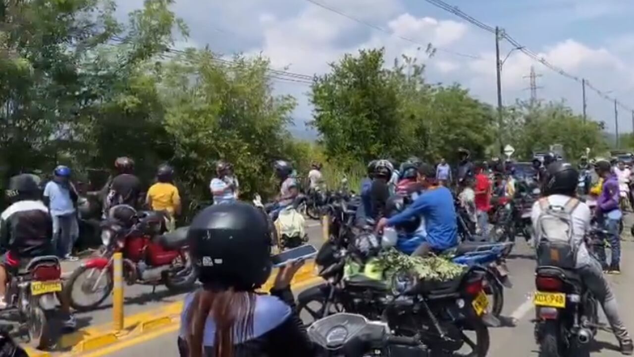 El bloqueo se llevó a cabo de igual forma, en la vía Cañasgordas.