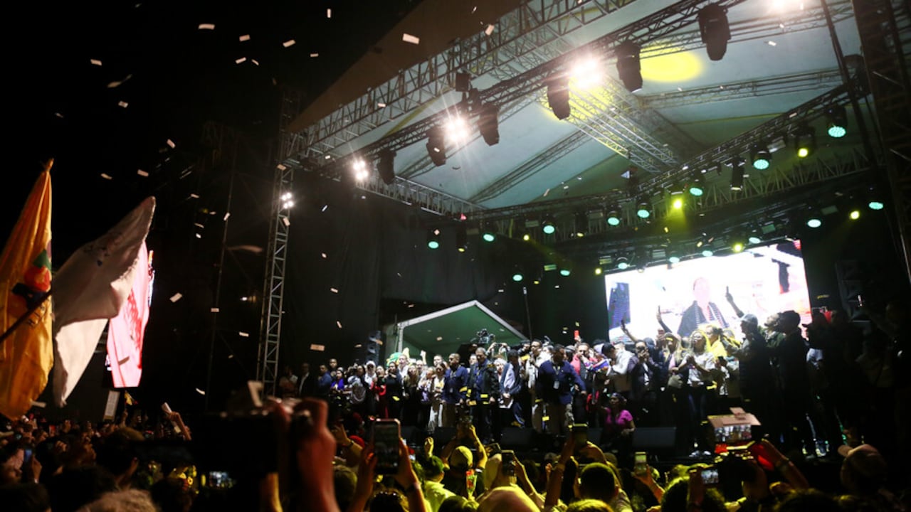 El candidato del Pacto Histórico Iván Cepeda realizó el cierre de su campaña electoral junto a los candidatos de cámara por Bogotá y Senado del mismo partido.