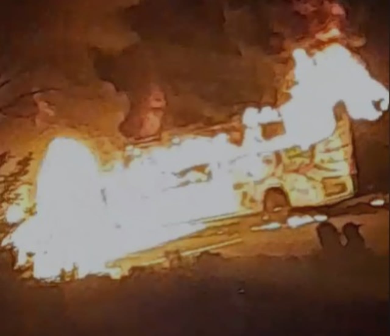 Este hecho delictivo sucedió en la noche de este lunes festivo en el tramo Popayán-Pasto de la carretera Panamericana, cuando sujetos armados salieron a este tramo de la vía para detener la marcha del automotor.