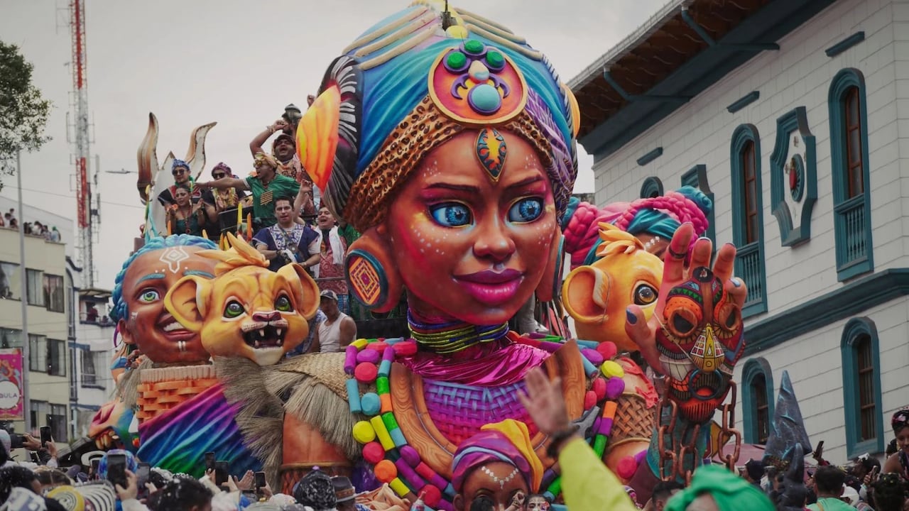 carroza “Indomable, Mujer Guerrera”, ganadora del primer lugar en la modalidad de carrozas del Carnaval de Negros y Blancos de Pasto 2026.