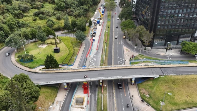 Puente de la calle 100 con carrera séptima en Bogotá.