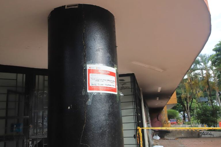 La Fase 2 permite determinar si las condiciones de seguridad justifican mantener el sticker rojo o modificar la clasificación de la edificación.