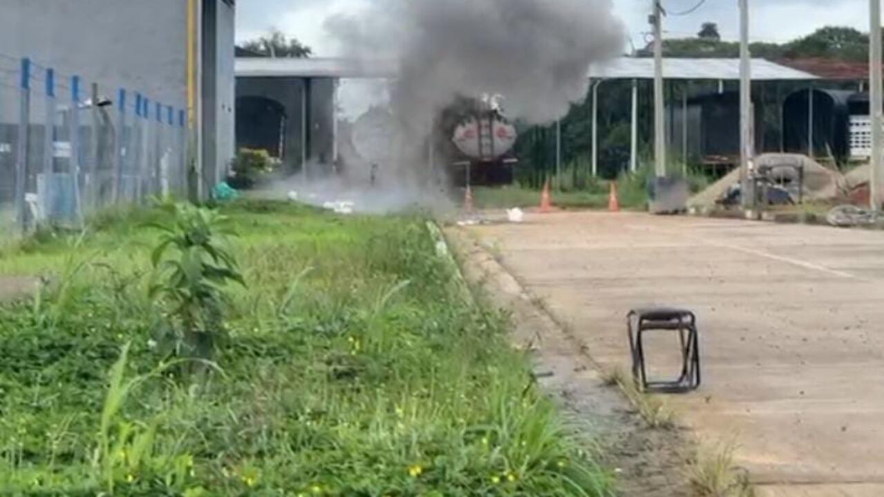 El oportuno despliegue de los técnicos antiexplosivos permitió asegurar el área y neutralizar la amenaza sin que se registraran heridos o daños materiales de gravedad.