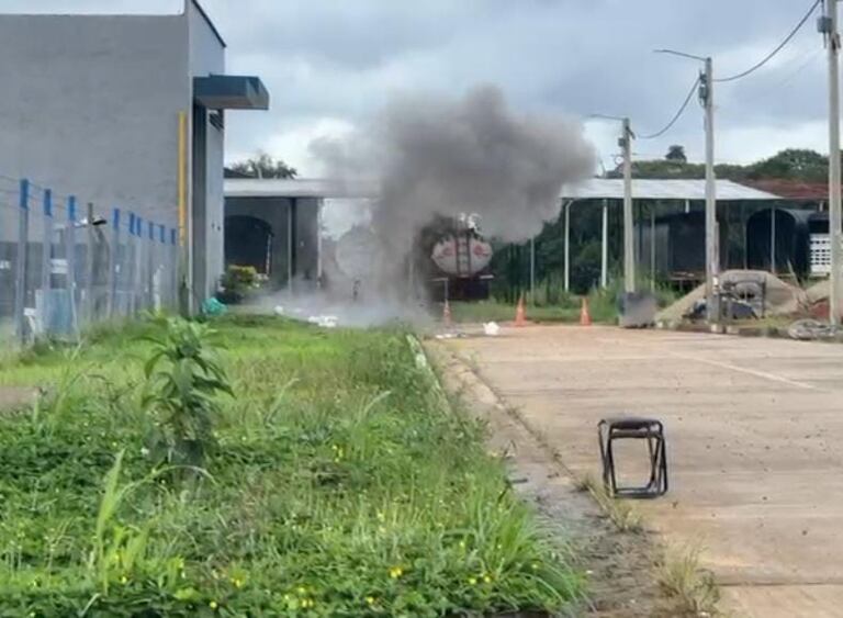 El oportuno despliegue de los técnicos antiexplosivos permitió asegurar el área y neutralizar la amenaza sin que se registraran heridos o daños materiales de gravedad.
