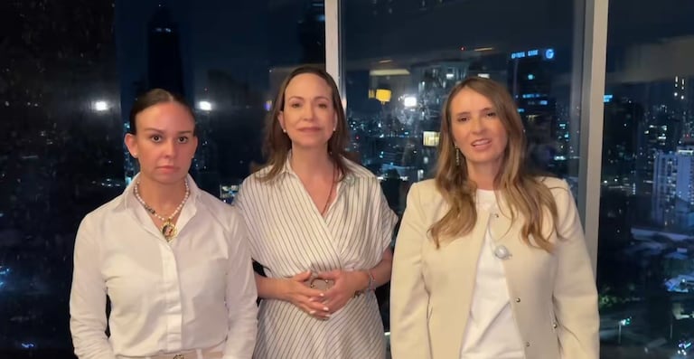 María Claudia Tarazona, María Corina Machado y Paloma Valencia hicieron parte del encuentro.