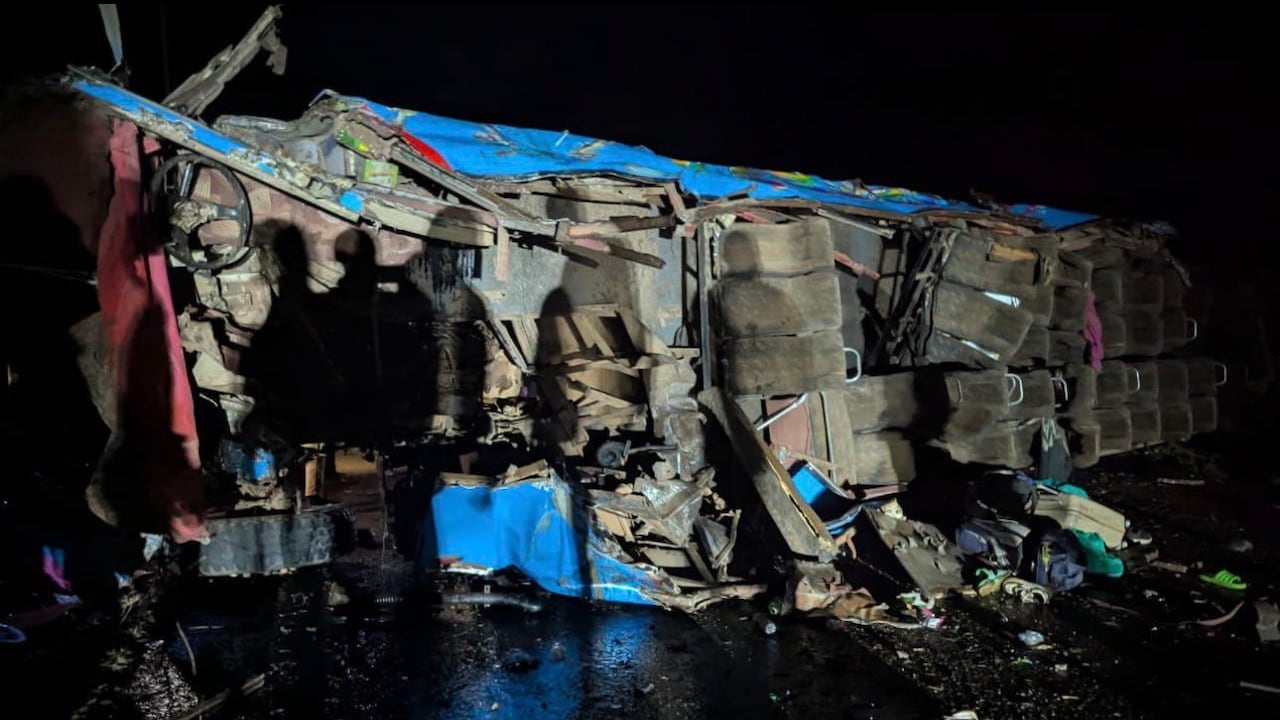 Así habría quedado el bus. Al menos 21 personas perdieron la vida por este hecho.