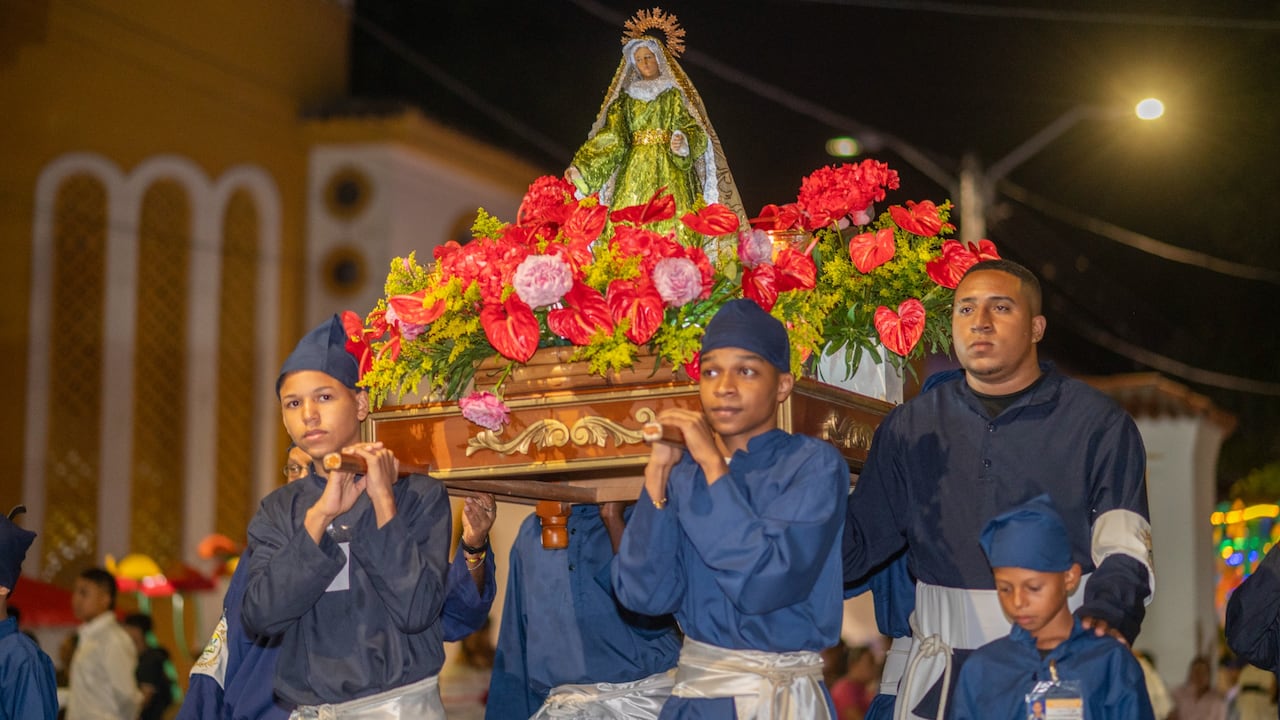Procesiones infantiles durante la Semana Santa en El Cerrito, Valle.