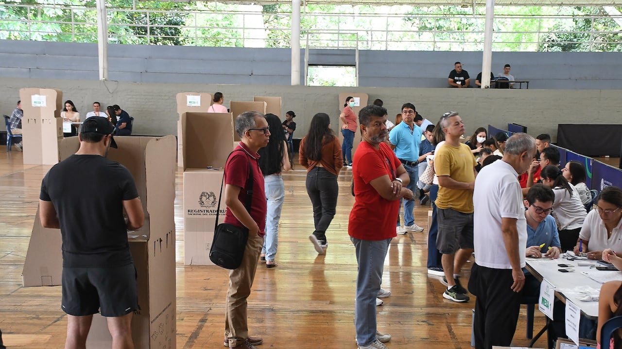 Cali: Con poca asistencia de votantes se realizó este domingo, 24 de agosto, la consulta popular para decidir la creación del Área Metropolitana del Sur occidente (AMSO). Foto José L Guzmán. El País